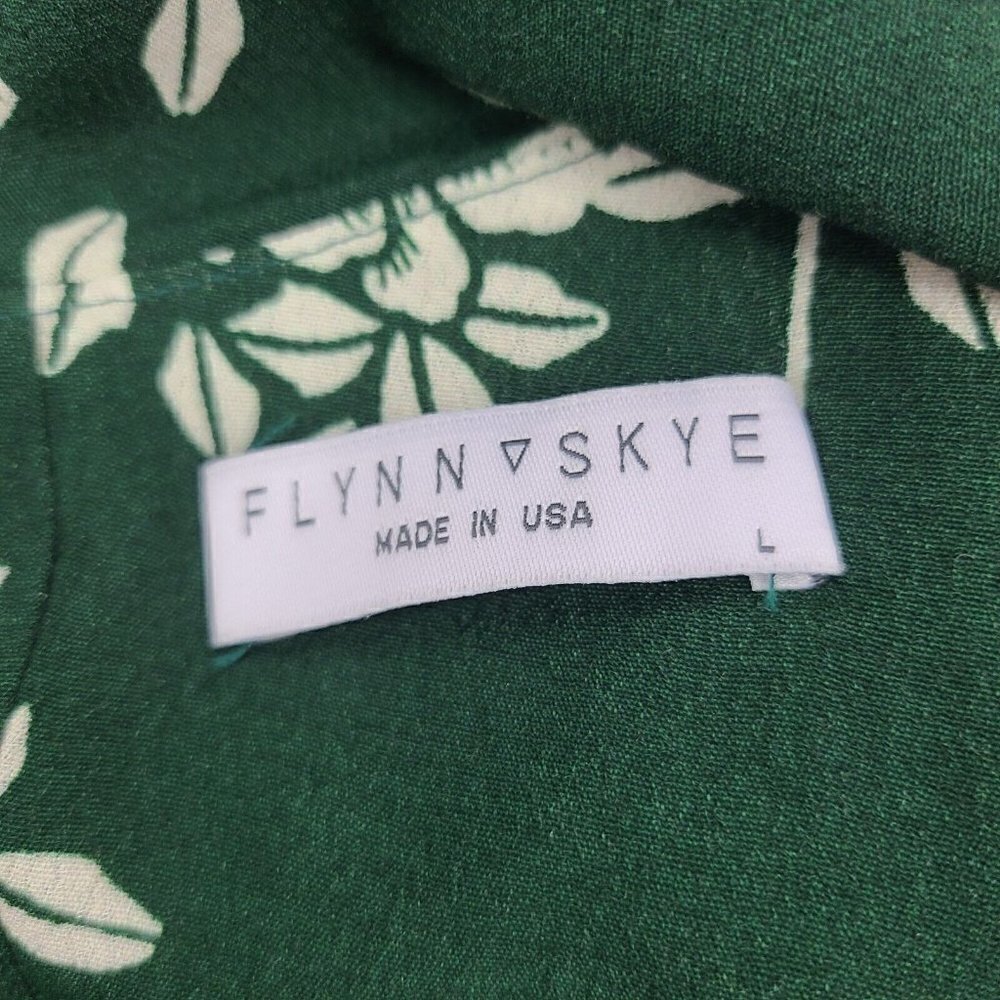 New Flynn Skye Claire Crop Top Womens L Emerald Blooms Green Floral Rayon Ruffle - Picture 5 of 6